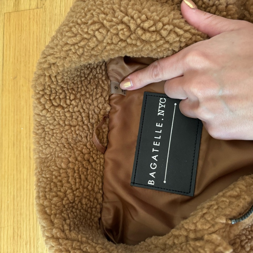Sherpa Jacket - Picture 2 of 4